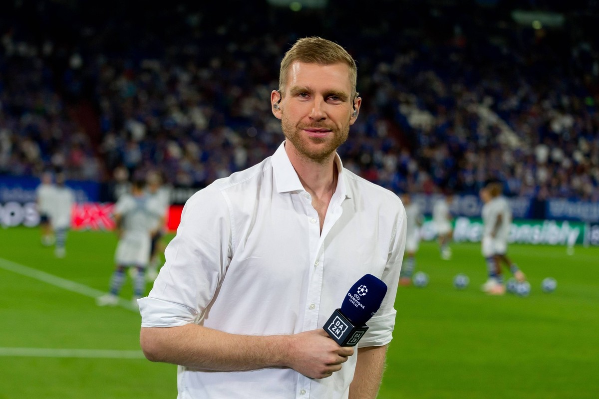 Gelsenkirchen, Germany 18.09.2018, UEFA Champions League - 2018/19 Season, Gruppenphase - Gruppe D - 1. Spieltag, FC Schalke 04 - FC Porto, Per Mertesacker schaut DeFodi053 *** Gelsenkirchen Germany 1 ...