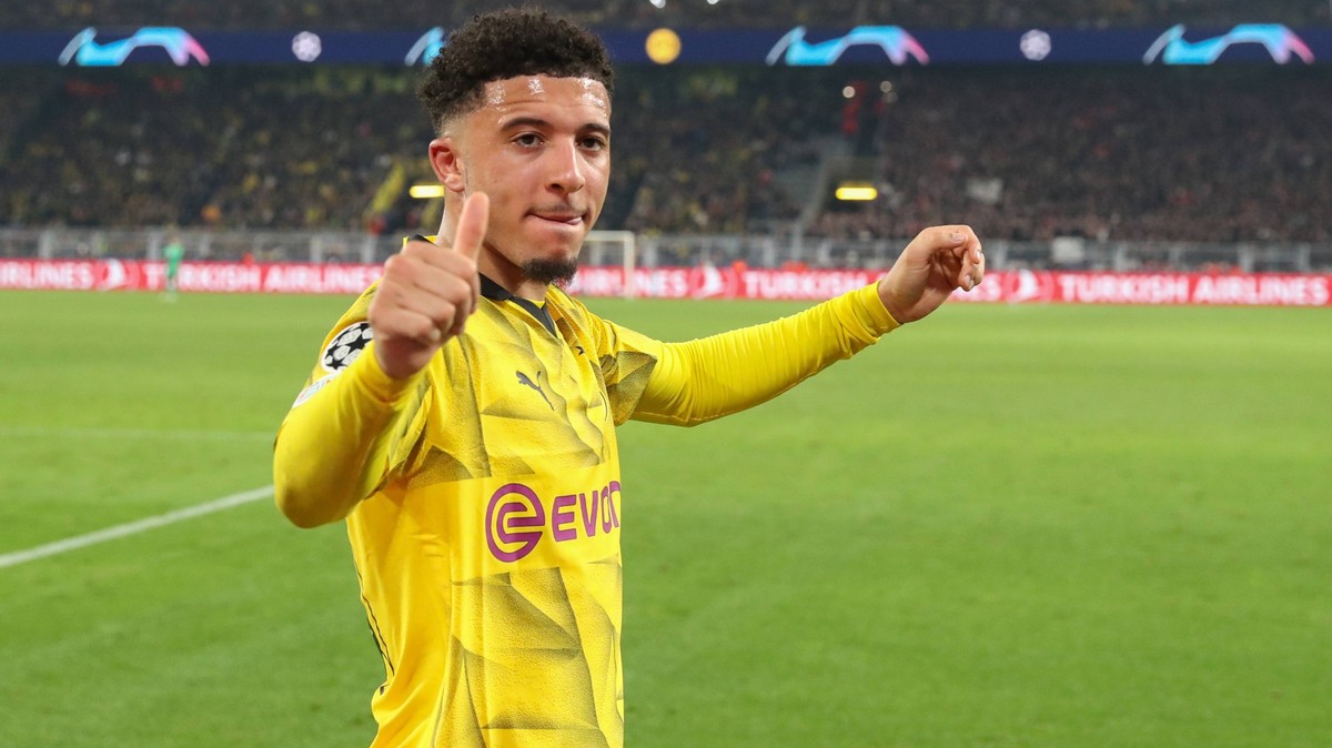 Champions League - Borussia Dortmund - PSV Eindhoven am 13.03.2024 im Signal Iduna Park in Dortmund Jadon Sancho Dortmund 10 bedankt sich bei den Fans *** Champions League Borussia Dortmund PSV Eindho ...