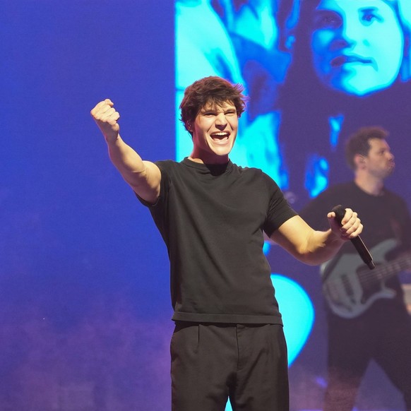 Wincent Weiss - Tour 2025 08.03.2025 Wincent Weiss - Tour 2025 in der SAP Arena Mannheim. Mannheim SAP Arena Baden-Württemberg *** Wincent Weiss Tour 2025 08 03 2025 Wincent Weiss Tour 2025 at the SAP ...