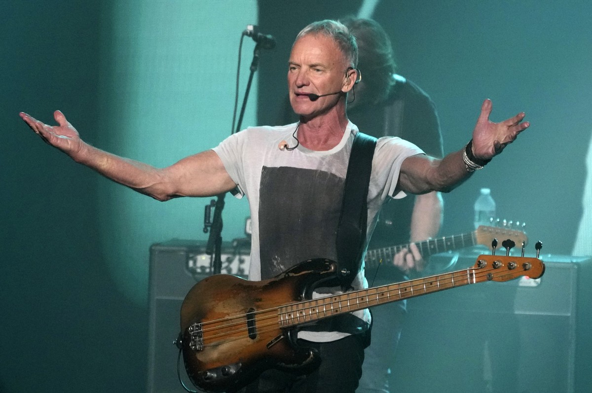 ARCHIV - 12.11.2024, USA, Los Angeles: Sting tritt während seiner "Sting 3.0"-Tour im The Wiltern in Los Angeles auf. Von der Tournee erscheint jetzt ein Live-Album. Im Juni und Oktober gibt ...