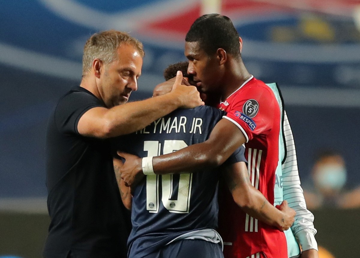 Soccer Football - Champions League - Final - Bayern Munich v Paris St Germain - Estadio da Luz, Lisbon, Portugal - August 23, 2020 Paris St Germain's Neymar is dejected with Bayern Munich coach H ...