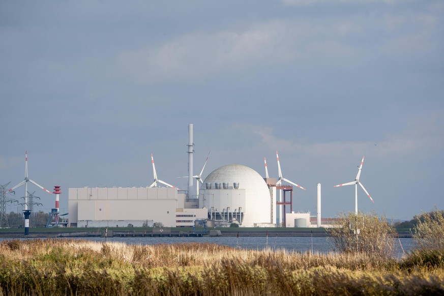 Atomkraftwerk Brokdorf in Schleswig-Holstein zwei Monate vor der geplanten endgültigen StilllegungAtomkraftwerk Brokdorf in Schleswig-Holstein zwei Monate vor der geplanten endgültigen Stilllegung, Br ...