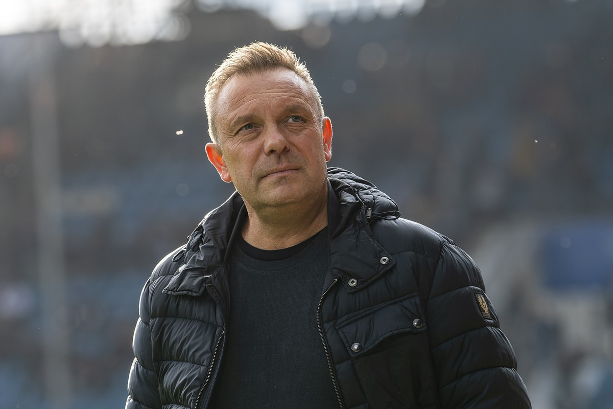 ARCHIV - 04.02.2023, Nordrhein-Westfalen, Bochum: Fußball: Bundesliga, VfL Bochum - TSG 1899 Hoffenheim, 19. Spieltag, Vonovia Ruhrstadion: Hoffenheims damaliger Trainer André Breitenreiter betritt da ...
