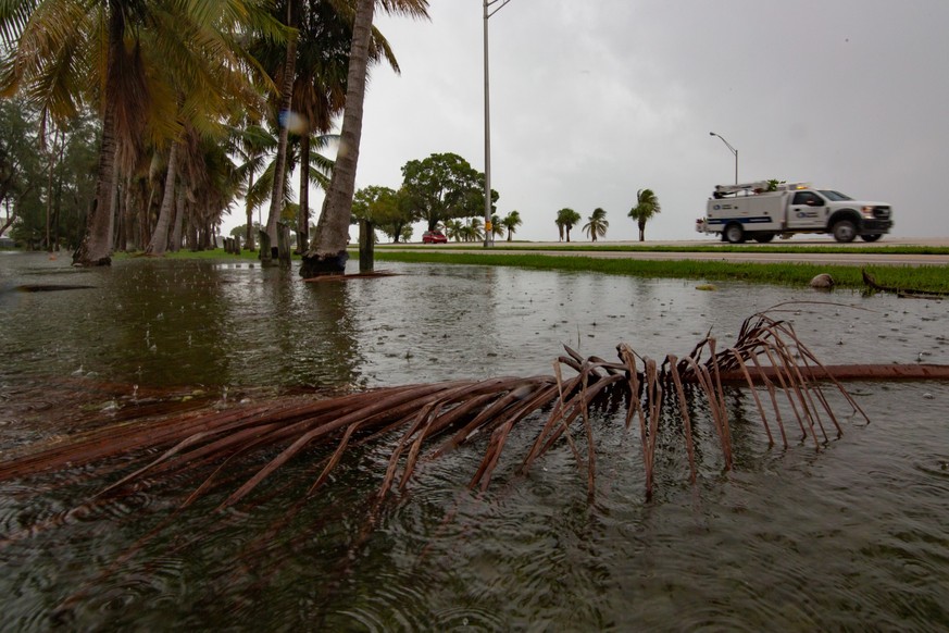 27.09.2022, USA, Miami: Der Wasserspiegel ist durch Regenf