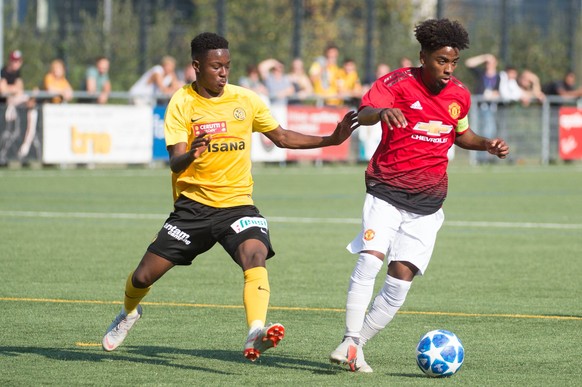 Fussball Uefa Youth League - BSC Young Boys - Manchester United ManU Bern, 19.09.2018, Fussball Uefa Youth League, Saison 2018/2019, BSC Young Boys - Manchester United FC, Felix Mambimbi (YB) gegen An ...