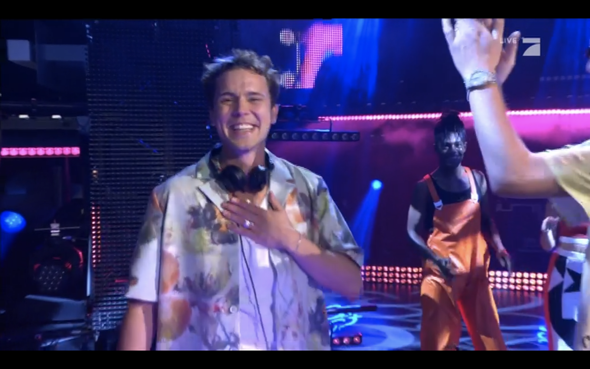 Felix Jaehn bekam ein Ständchen zum 27. Geburtstag.