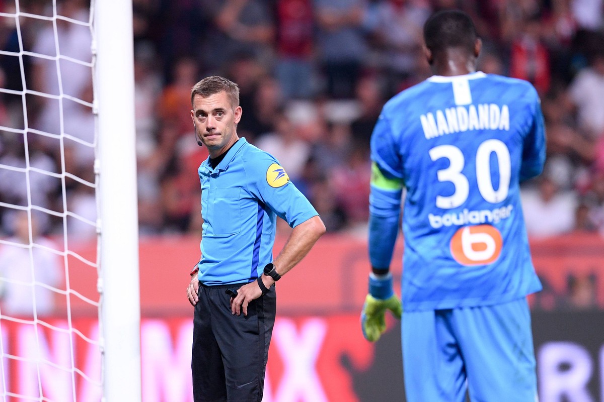 CLEMENT TURPIN (ARBITRE) FOOTBALL : Nice vs Marseille - Ligue 1 Conforama - 28/08/2019 FEP/Panoramic PUBLICATIONxNOTxINxFRAxITAxBEL