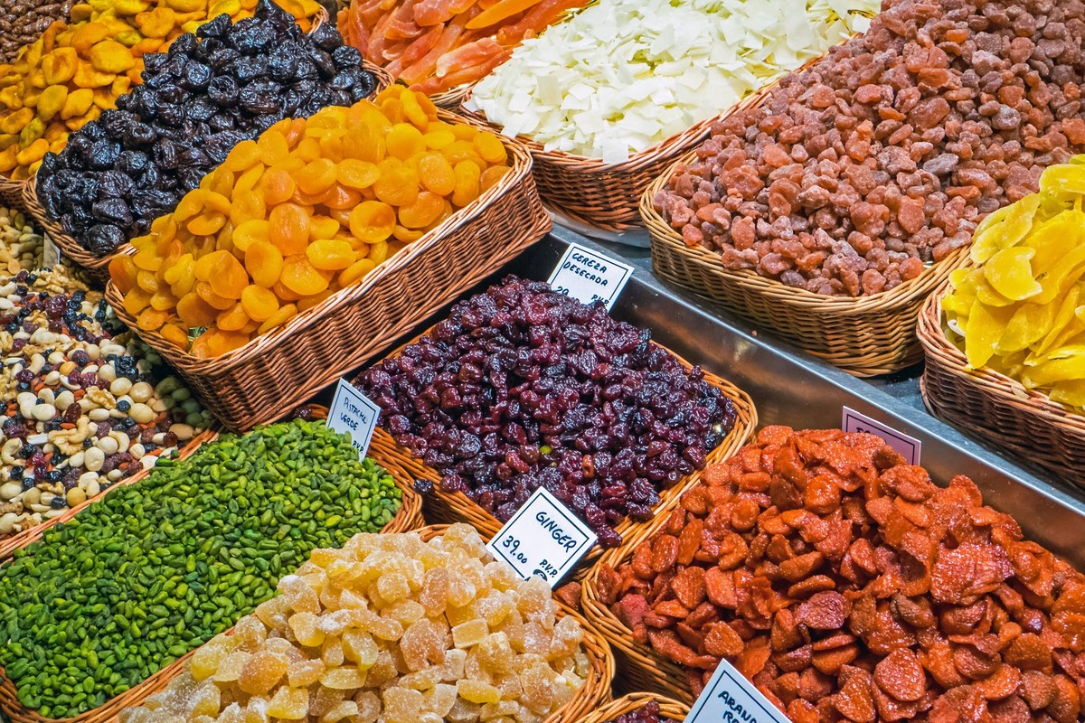 Eine Auswahl von Trockfrüchten Eine Auswahl von Trockfrüchten auf einem Markt Copyright: xZoonar.com/JensxIcklerx 7077110