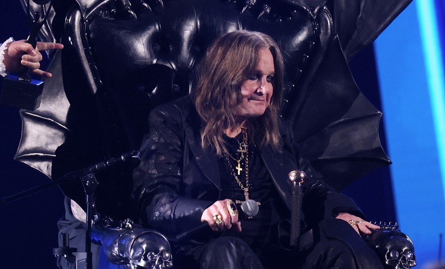 Ozzy Osbourne: letztes Black-Sabbath-Konzert im Sitzen – große Sorgen
