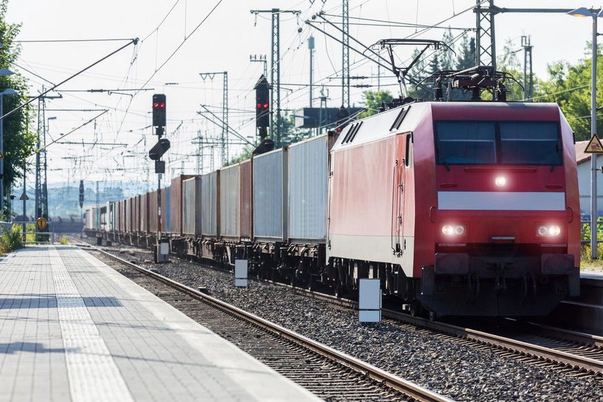 container freight train