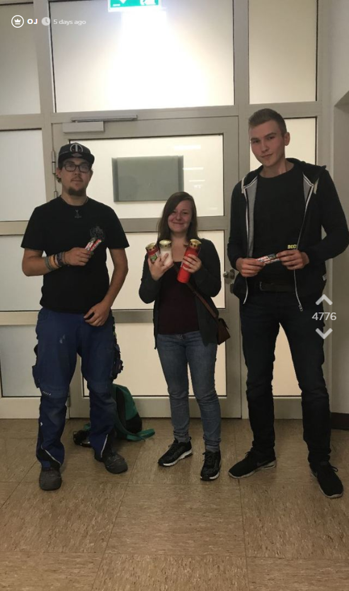 Die Grablicht-Übergabe, live bei Jodel. 