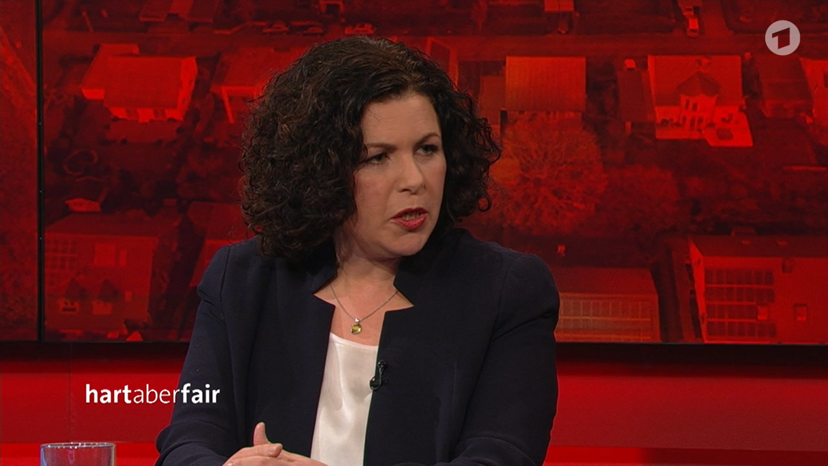 Linke-Fraktionsvorsitzende Amira Mohamed Ali will, dass die öffentliche Hand mehr baut.
