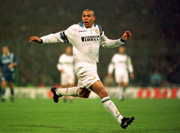 Bildnummer: 00061267 Datum: 17.03.1998 Copyright: imago/Kolvenbach
Luiz Nazario de Lima Ronaldo; UEFA-Cup, Saison 1997/1998, R�ckspiel: Internazionale, Inter Mailand Gelsenkirchen Parkstadion Dynamik ...