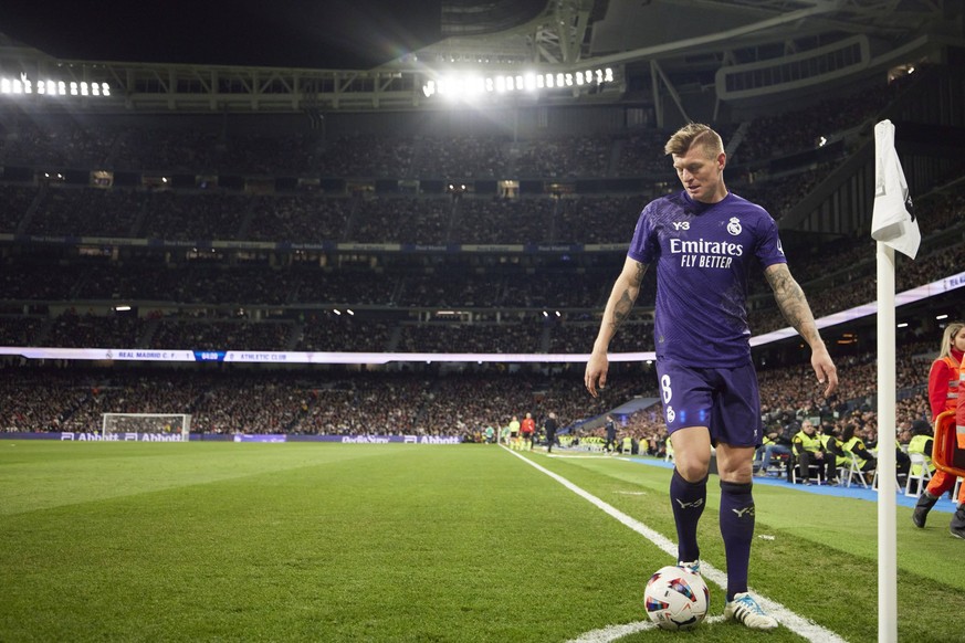 Toni Kroos Real Madrid CF shoots a corner kick, La Liga EA Sports match round 30, Real Madrid v Athletic Club de Bilbao, Santiago Bernabeu Stadium, March 31, 2024, Madrid, Spain.