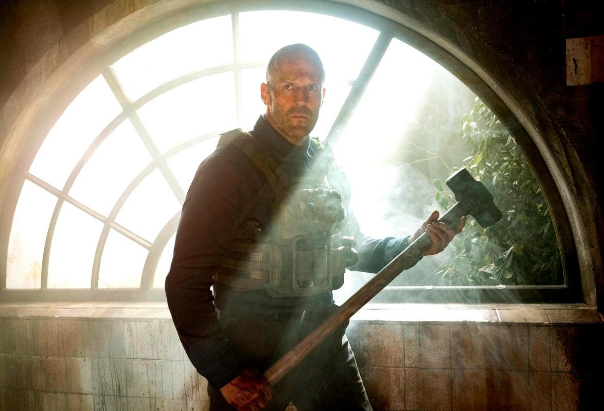 Jason Statham lässt der Konkurrenz keine Chance.