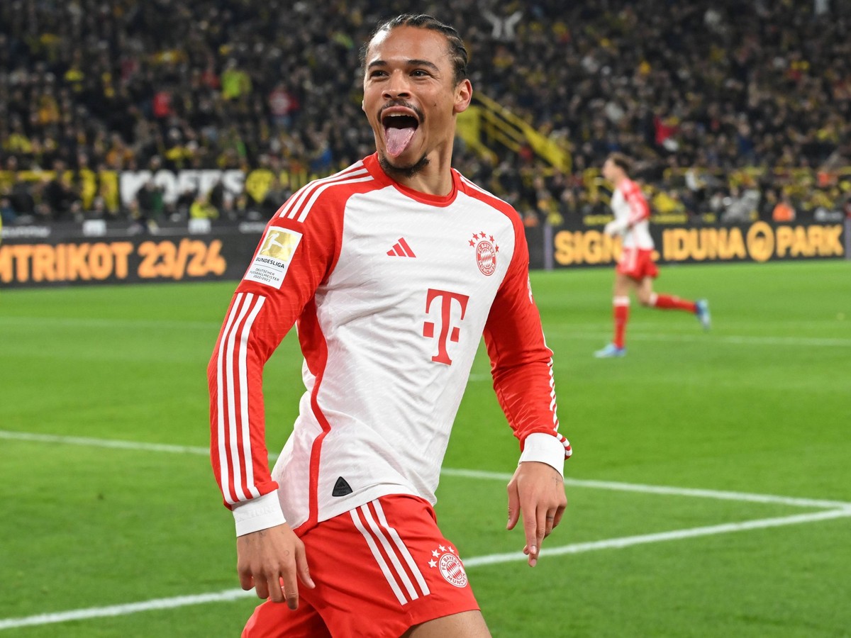 DORTMUND - Leroy Sane of FC Bayern Munchen celebrates a Bayern Munich goal during the Bundesliga match between Borussia Dortmund and FC Bayern Munich at Signal Iduna Park on November 4, 2023 in Dortmu ...