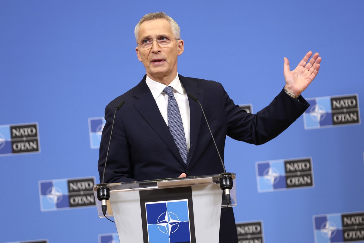 03.04.2023, Belgien, Brüssel: Jens Stoltenberg, Nato-Generalsekretär, spricht während einer Pressekonferenz vor einem Treffen der Nato-Außenminister im Nato-Hauptquartier in. Finnland soll am 04.04.20 ...