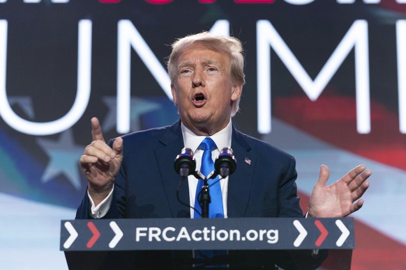 15.09.2023, USA, Washington: Donald Trump, ehemaliger Präsident der USA, spricht während des Pray Vote Stand Summit in Washington. Foto: Jose Luis Magana/AP/dpa +++ dpa-Bildfunk +++