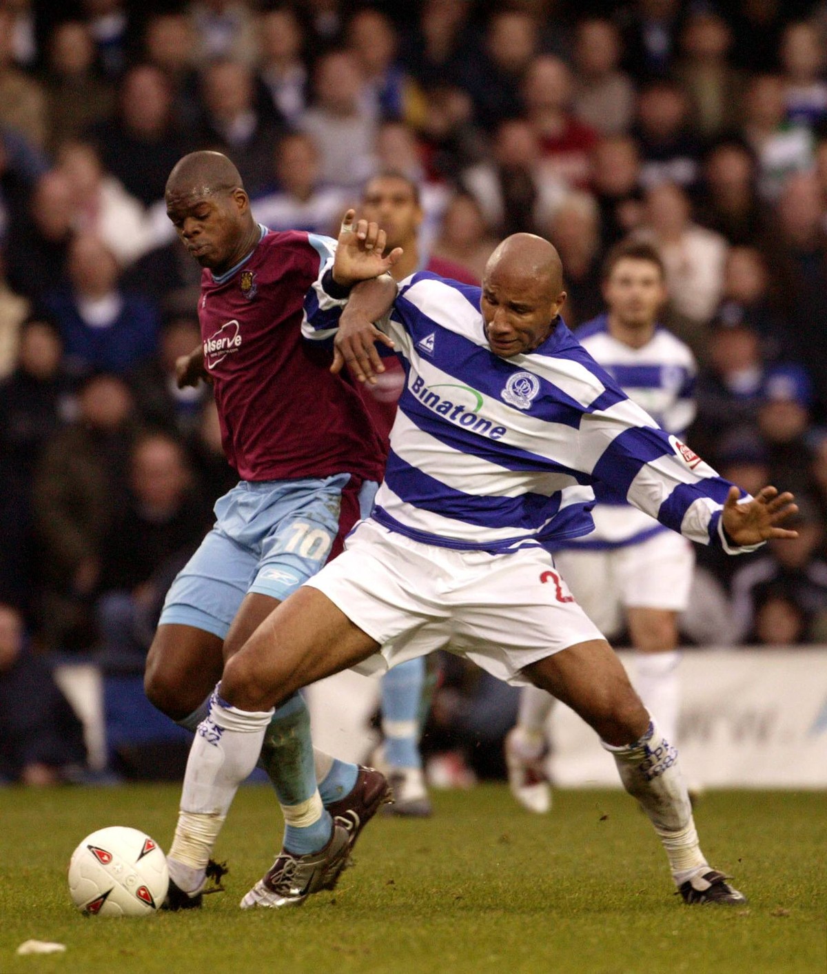 Der Franzose Georges Santos (im Vordergrund) hatte seine beste Phase einige Jahre nach der Zeit in Sheffield, als er bei den Queens Park Rangers spielte. 2009 beendete er seine Karriere.