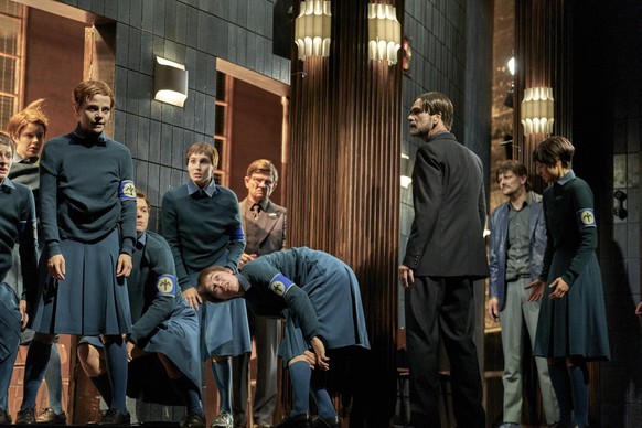 "Hexenjadg" von Arthur Miller, Regie: Mateja Koležnik BE