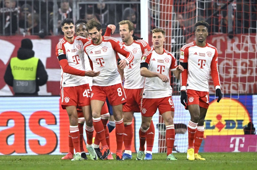 TOR zum 3:0 Harry Kane FC Bayern Muenchen FCB 09 Torjubel Leon Goretzka FC Bayern Muenchen FCB 08 Aleksandar Pavlovic FC Bayern Muenchen FCB 45 Joshua Kimmich FC Bayern Muenchen FCB 06 Kingsley Coman  ...