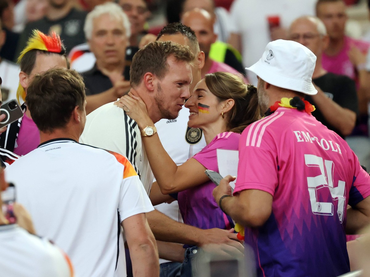 19.06.24 Deutschland - Ungarn Deutschland, Stuttgart, 19.06.2024, Fussball, UEFA EURO, EM, Europameisterschaft,Fussball 2024, Deutschland - Ungarn: Julian Nagelsmann Trainer Deutschland mit Freundin L ...