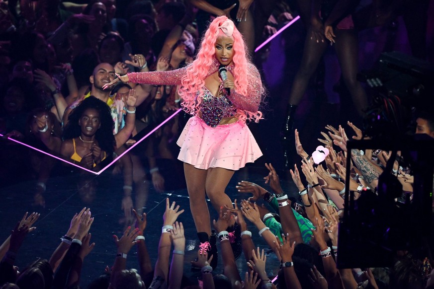 MTV Video Music Awards 2022 - Show - New Jersey Nicki Minaj on stage at the 2022 MTV Video Music Awards, Prudential Centre, Newark. Credit: Doug Peters/EMPICS PUBLICATIONxNOTxINxUKxIRL Copyright: xDou ...