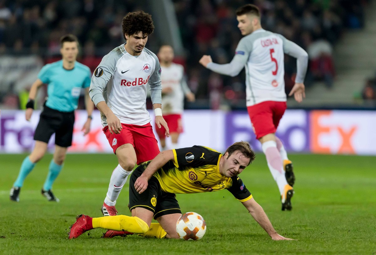 Bilder des Tages - SPORT Salzburg, Oesterreich 15.03.2018, UEFA Europa League - 2017/18 Season, Round of 16, Second leg, Red Bull Salzburg - BV Borussia Dortmund, Andre Ramalho (FCS) und Mario Goetze  ...