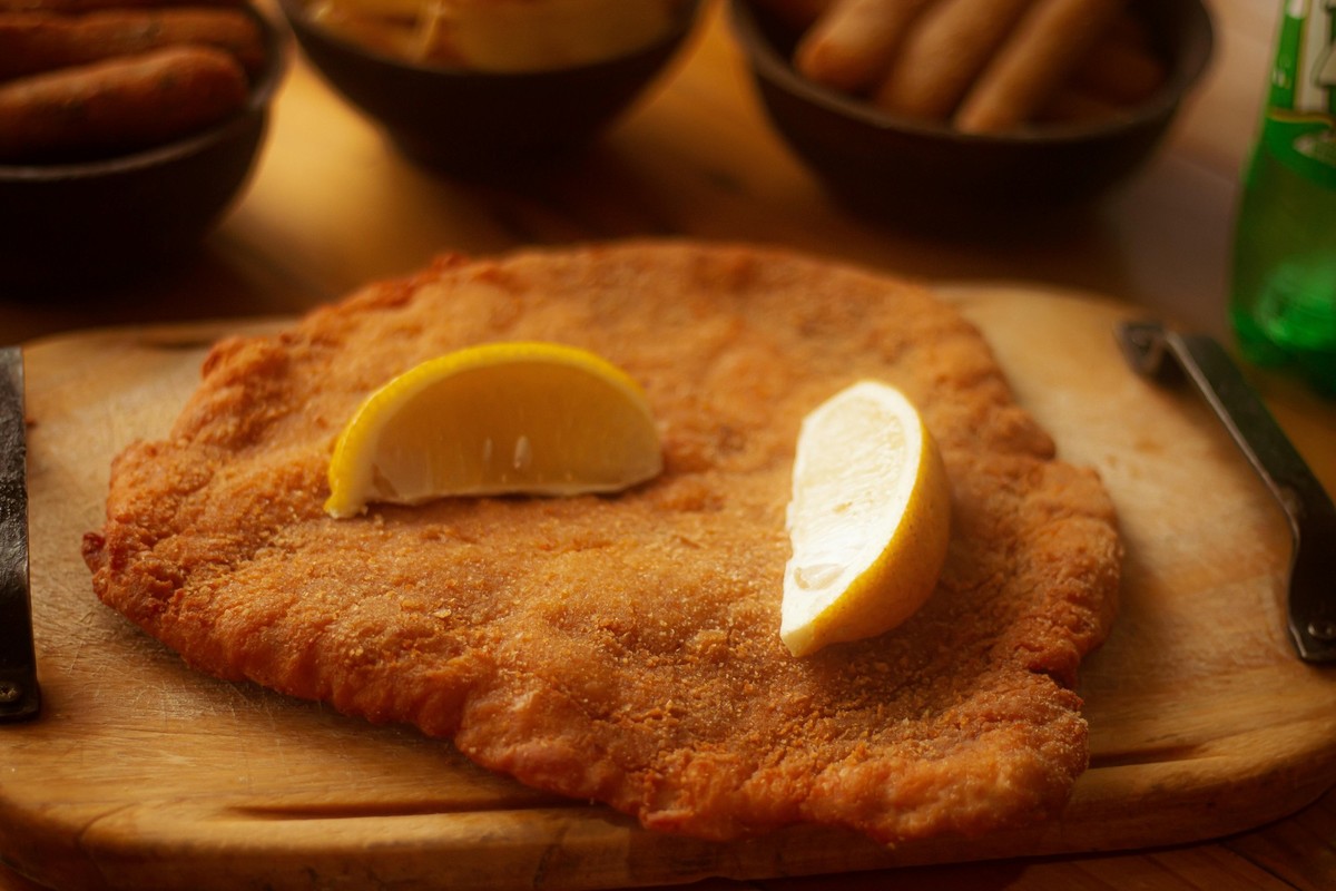 Schnitzelpreise sorgen seit einigen Monaten für Empörung auf Social Media.