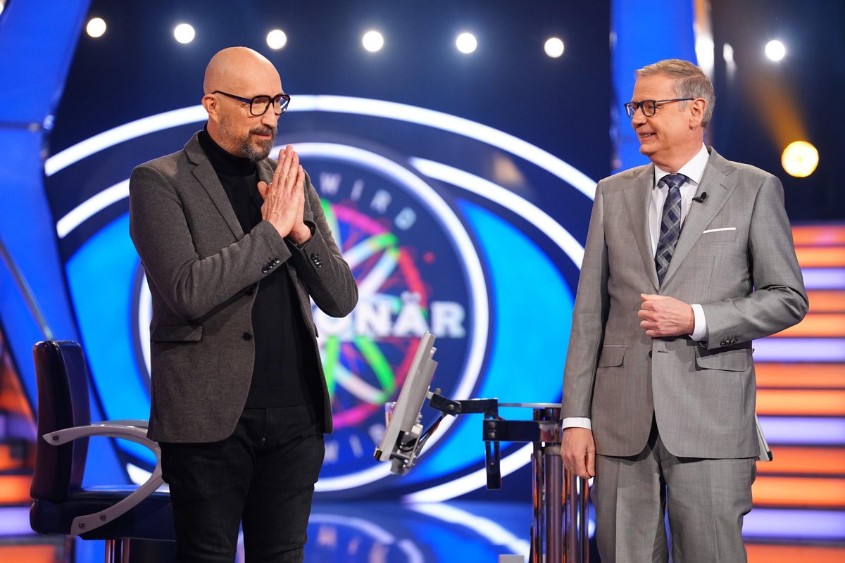 Achtung! Sperrfrist für alle Medien bis Mo., 21.02.2022, 22:15 Uhr!

Moderator Günther Jauch mit Olaf Beck aus Hamburg

Die Verwendung des sendungsbezogenen Materials ist nur mit dem Hinweis und Verli ...