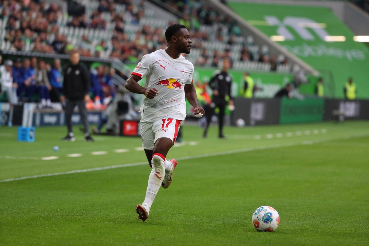 VfL vs. Leipzig, 1. BL Wolfsburg, 27.09.2025, FU�BALL - VfL Wolfsburg vs. RB Leipzig, 1. BL, Saison 2025/26. Ridle Baku RB Leipzig Wolfsburg *** VfL vs Leipzig, 1 BL Wolfsburg, 27 09 2025, FOOTBALL Vf ...