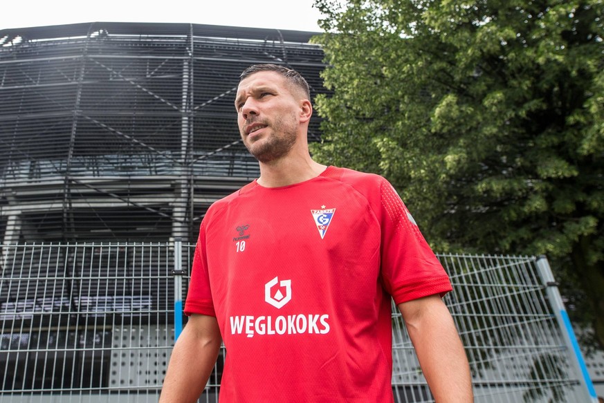 ZABRZE 09.07.2021 PILKA NOZNA PKO EKSTRAKLASA GORNIK ZABRZE TRENING LUKAS PODOLSKI FOT. MICHAL CHWIEDUK / FOKUSMEDIA.COM.PL / NEWSPIX.PL --- Newspix.pl PUBLICATIONxNOTxINxPOL 210709CHW004