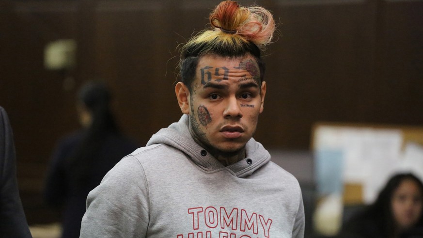 Daniel Hernandez, aka, Tekashi 69, aka 6ix9ine, appears at his arraignment in Manhattan Criminal Court on Wednesday, July 11, 2018. (Jefferson Siegel/New York Daily News/TNS/ABACAPRESS.COM) |