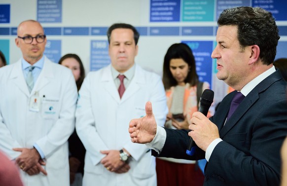 06.06.2023, Brasilien, Sao Paulo: Hubertus Heil (SPD), Bundesminister für Arbeit und Soziales, besucht das Deutsche Krankenhaus Oswaldo Cruz in Sao Paulo. Nach den Themen Pflegekräfte, Wirtschaft und  ...