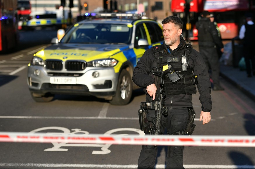 Incident on London Bridge. Police at the scene of an incident on London Bridge in central London. Picture date: Friday November 29, 2019. See PA story POLICE LondonBridge. Photo credit should read: Do ...