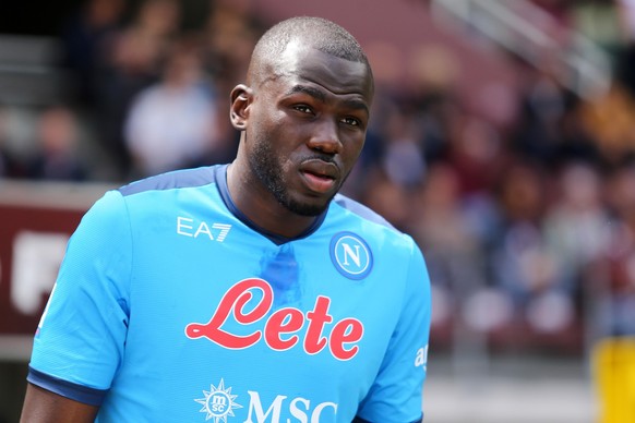 Ein Transfer Kalidou Koulibaly zu Juve könnte de Ligts Wechsel an die Isar ermöglichen.