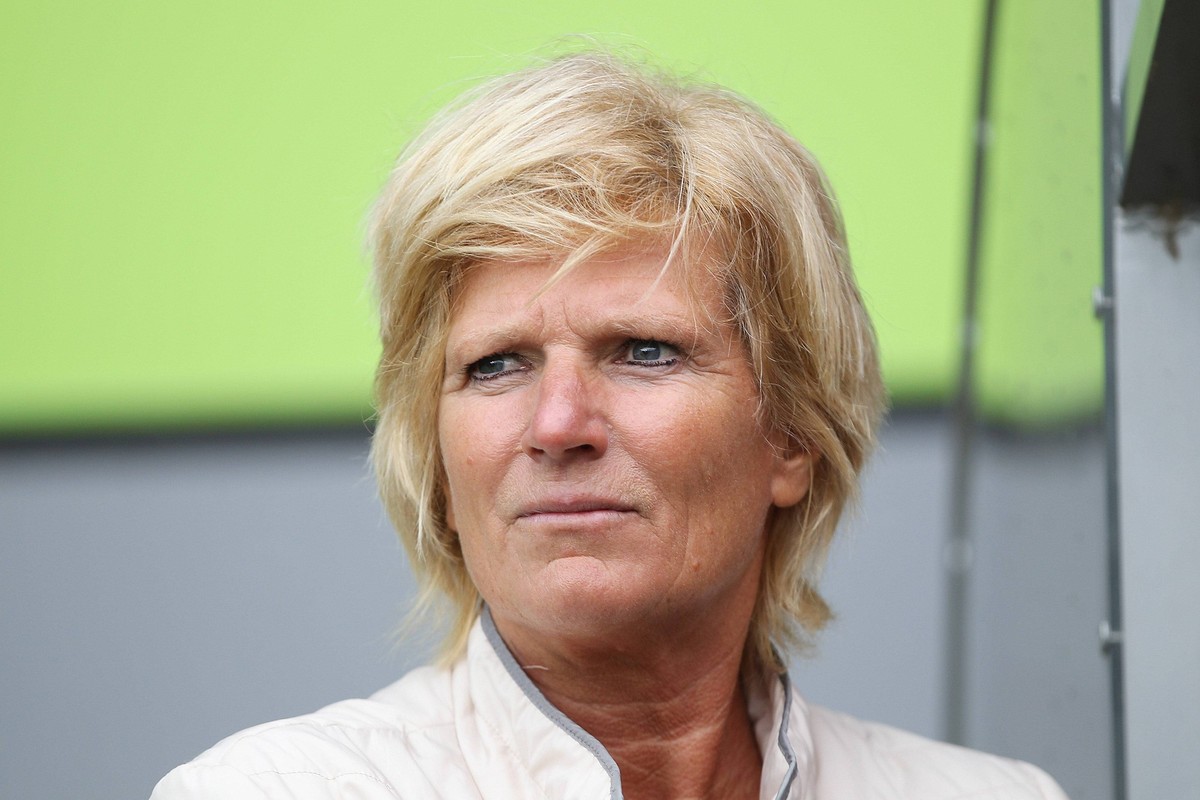 25.08.2018, xtvx, Fussball 1. Bundesliga, SC Freiburg - Eintracht Frankfurt emspor, v.l. Claudia Neumann ZDF-Reporterin (DFL/DFB REGULATIONS PROHIBIT ANY USE OF PHOTOGRAPHS as IMAGE SEQUENCES and/or Q ...