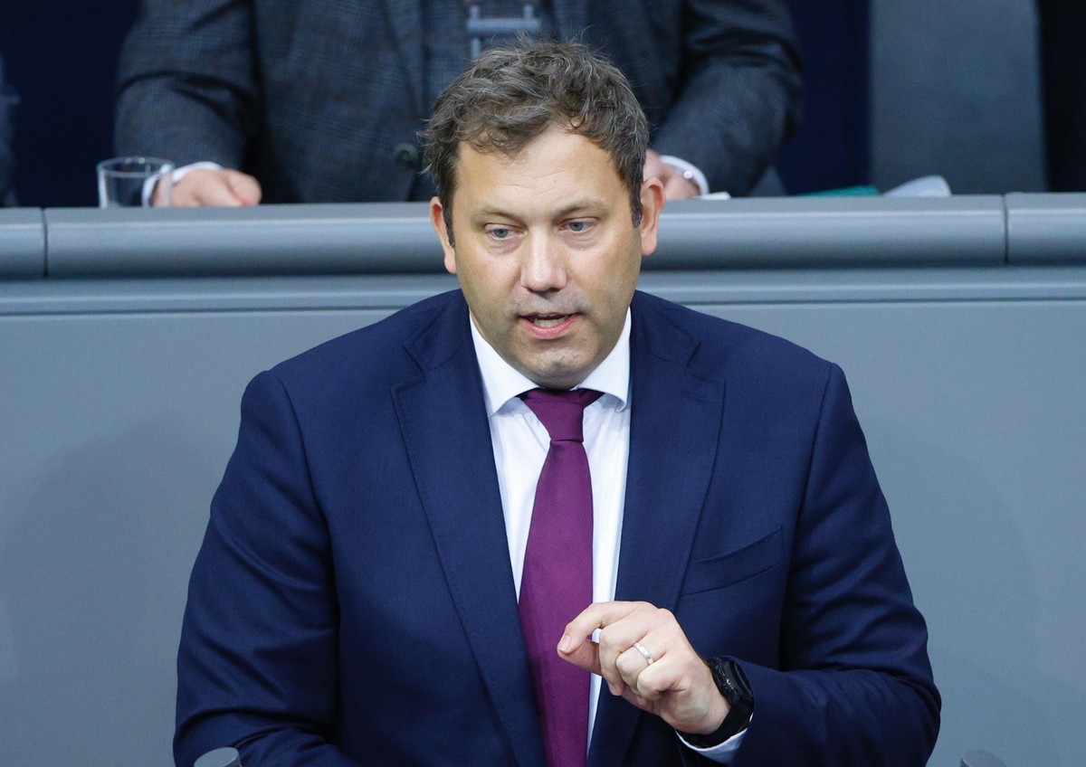 18.09.2025, Berlin: Lars Klingbeil (SPD), Bundesminister der Finanzen, spricht in der 25. Plenarsitzung der 21. Legislaturperiode im Deutschen Bundestag. In der sogenannten Haushaltswoche des Bundesta ...