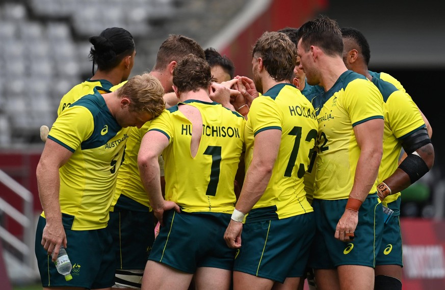 210727 -- TOKYO, July 27, 2021 -- Players of Australia react after the men s rugby sevens match between Australia and New Zealand at Tokyo 2020 Olympic Games, Olympische Spiele, Olympia, OS in Tokyo,  ...