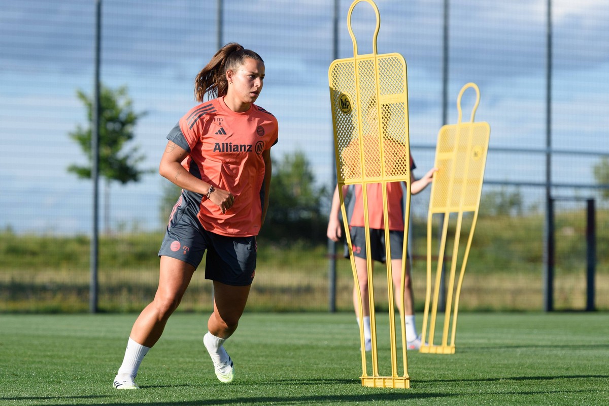 Munich, Germany, July 21st 2025: Lena Oberdorf 8 FC Bayern Munich during Training at FC Bayern Campus, Munich, Germany. Sven Beyrich/SPP PUBLICATIONxNOTxINxBRAxMEX Copyright: xSvenxBeyrich/SPPx spp-en ...