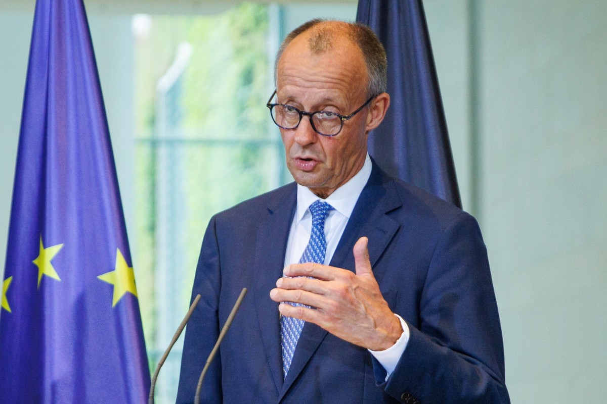 21.07.2025, Berlin: Bundeskanzler Friedrich Merz (CDU) gibt ein Statement ab beim Investitionsgipfel "Made for Germany" im Bundeskanzleramt. Foto: Carsten Koall/dpa +++ dpa-Bildfunk +++