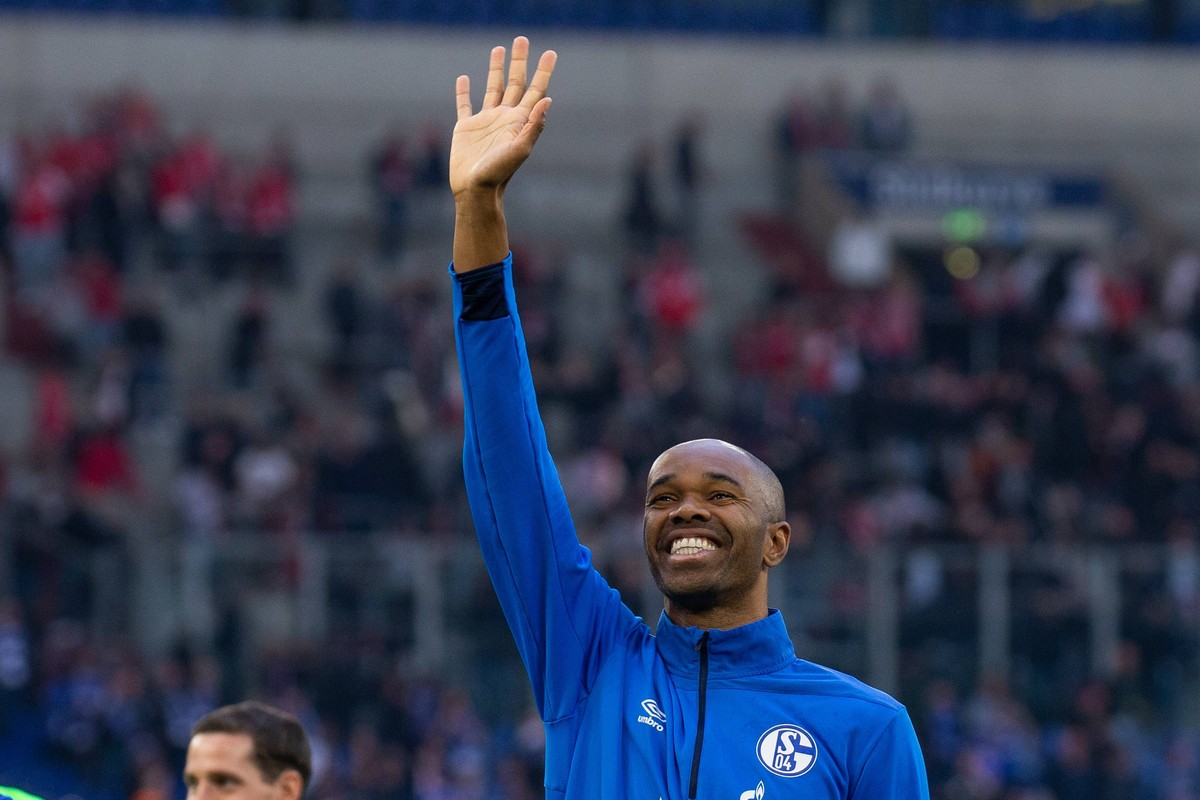 29.09.2018, xkvx, Fussball 1. Bundesliga, FC Schalke 04 - 1. FSV Mainz 05 emspor, v.l. FC Schalke 04 Spieler feiern nach dem Spiel / Jubel / jubeln / Naldo (S04 - Schalke 04) (DFL/DFB REGULATIONS PROH ...