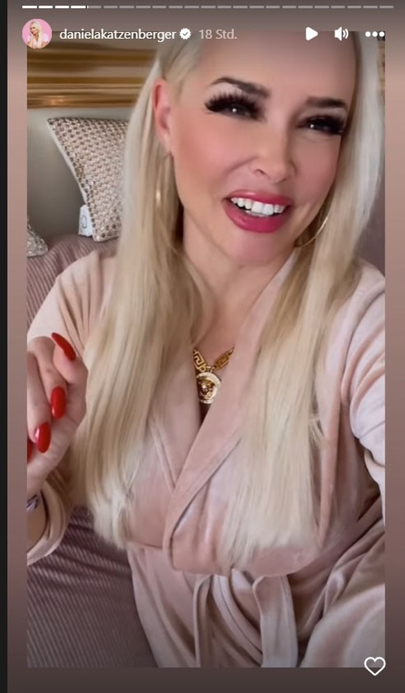 Daniela Katzenberger commenta l'appuntamento di sua madre.