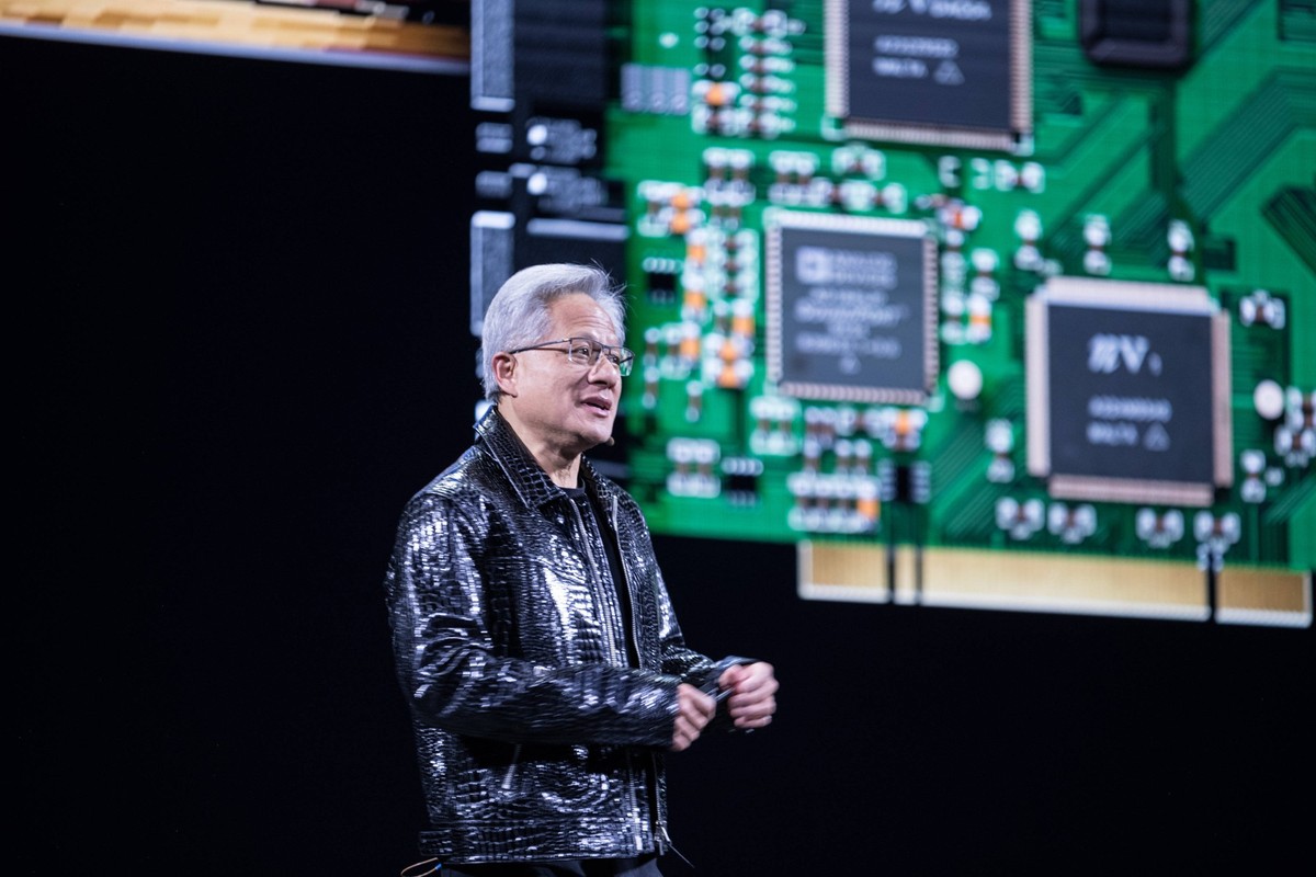 News Themen der Woche KW02 News Bilder des Tages LAS VEGAS, NV - Jensen Huang speaking at NVIDIA Keynote at Michelob Ultra Arena in Las Vegas, NV, on January 6, 2025. Copyright: xDeeCeexCarter/MediaPu ...