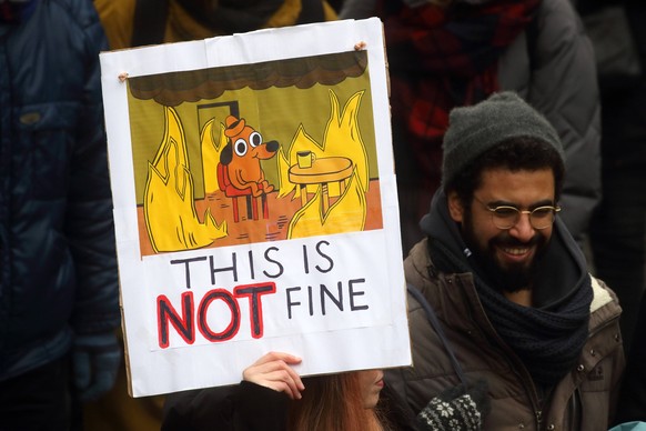 GLOBALER KLIMASTREIK AM 3. MÄRZ - GER, Germany, Deutschland, Berlin, 03.03.2023 - Berlin-Mitte: Mit einer weltweiten Protestaktion geht die Jugendbewegung FRIDAYS FOR FUTURE unterstützt von diversen g ...