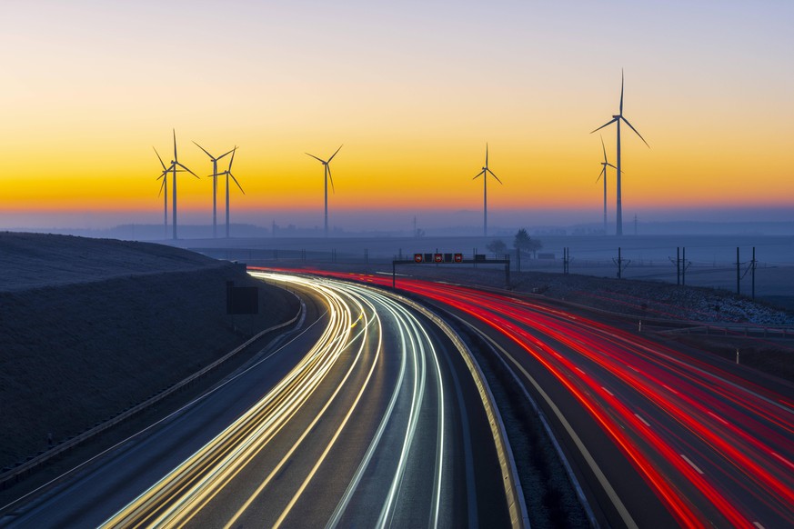 Autobahn A8 mit Windpark, Baden-W