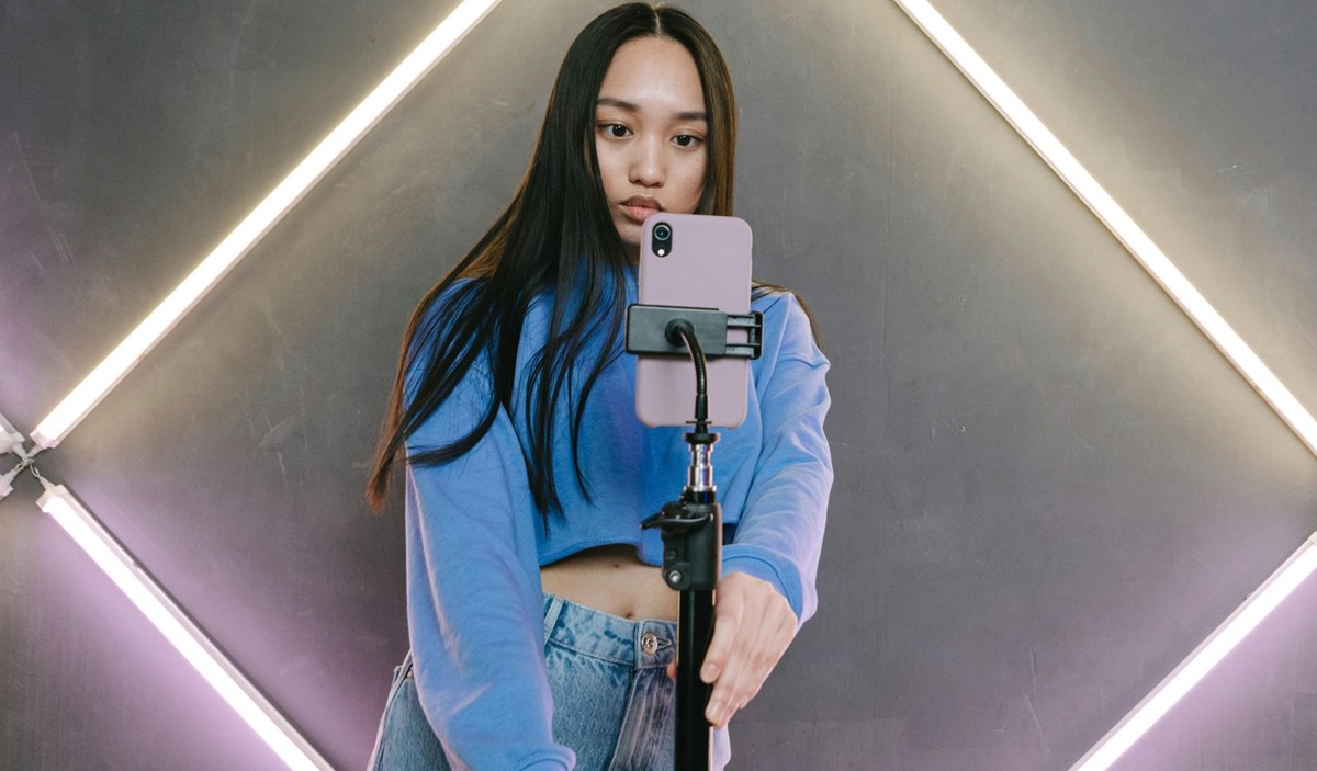 Smartphone Social Media Teenager Handy Streaming Tiktok Gen Z
