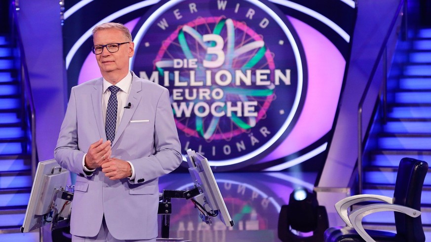 Moderator Günther Jauch

Die Verwendung des sendungsbezogenen Materials ist nur mit dem Hinweis und Verlinkung auf RTL+ gestattet.