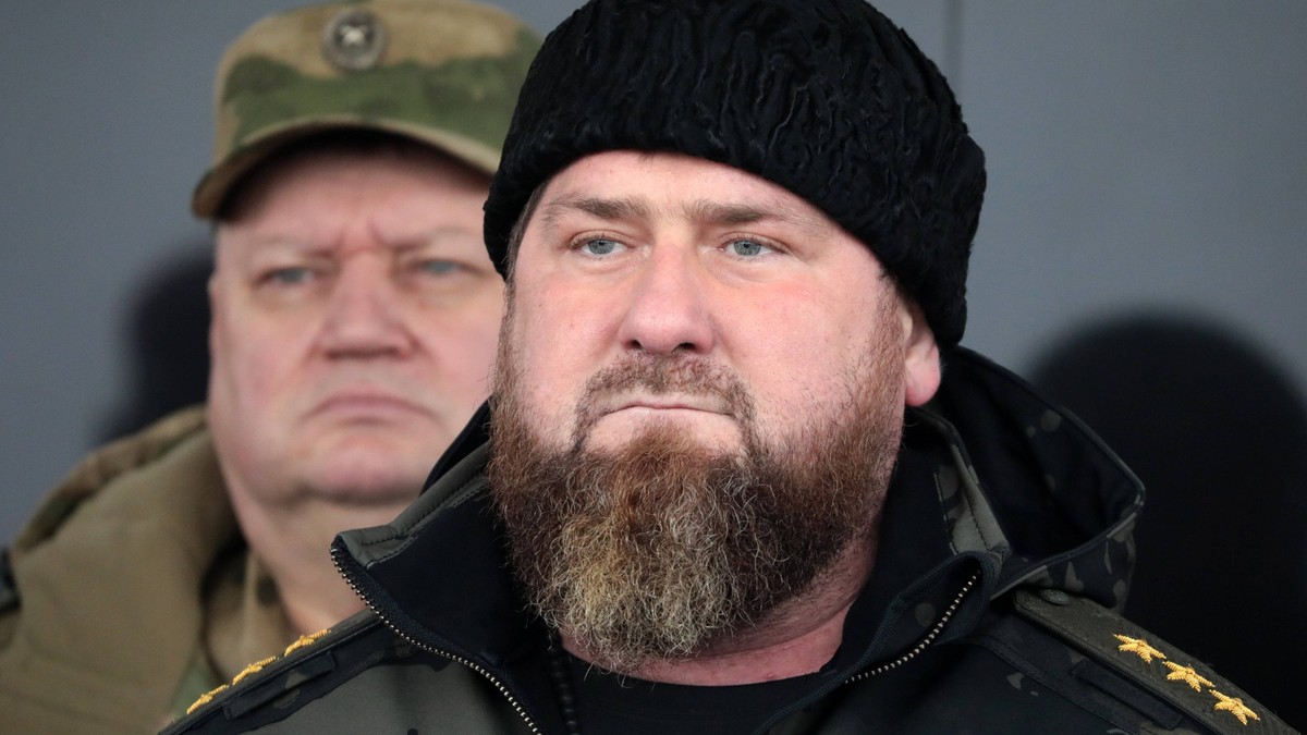 Voci dopo il coma – Kadyrov sorprende con elogi per suo figlio