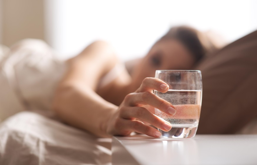 Wasser kann man in Deutschland in der Regel ohne Bedenken aus der Leitung trinken. Nur zu lange sollte man es nicht offen stehen lassen.